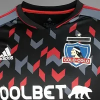 Nueva camiseta de Colo Colo con diseño de pijama