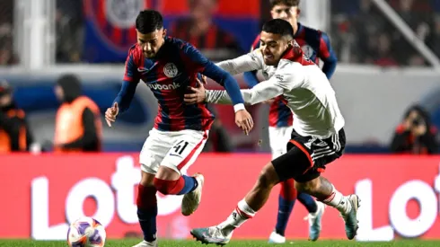 Paulo Díaz jugando ante su ex equipo