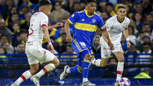 El chileno asoma como titular en el Globo.