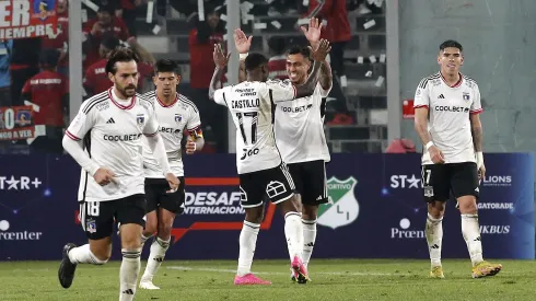 Colo Colo disputa la ida de los playoffs de la Copa Sudamericana.