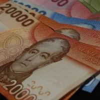 Hoy comienzan los pagos del bono de 200 mil pesos para padres que entrega el Sence