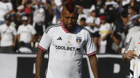 Arturo Vidal dijo que Colo Colo no lo buscó y Gustavo Quinteros respondió. El DT dejó claro cómo debe ser su retorno al Cacique.