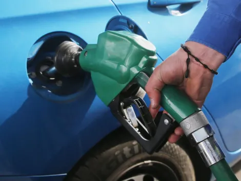 ¿Sube o baja la bencina en Chile hoy? Revisa el nuevo precio