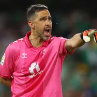 Claudio Bravo fue titular en derrota del Real Betis