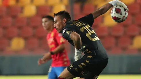 Sebastián Pérez fue figura en la goleada de Unión Española sobre Universidad de Chile.