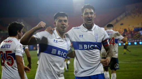 Aravena y Zampedri le dieron un vital triunfo a la UC.