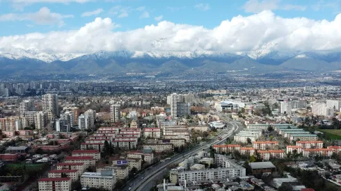 Cordillera nevada luego de la lluvia en la Región Metropolitana.