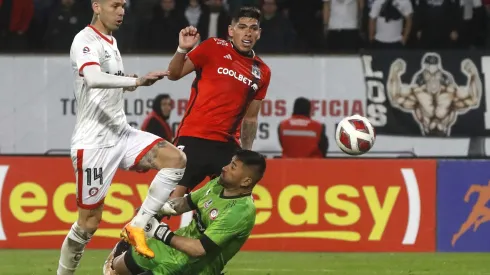 Carlos Palacios regresa a la titularidad en Colo Colo.
