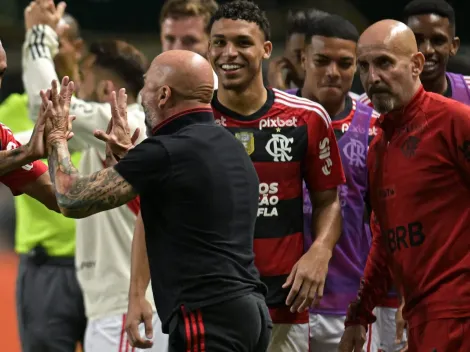 ¡Escándalo! Ayudante de Sampaoli agrede a crack del Flamengo
