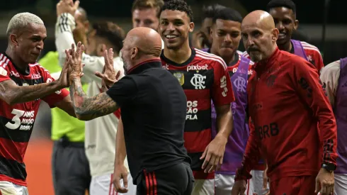 Pablo Fernández, ayudante de Jorge Sampaoli, golpeó a Pedro