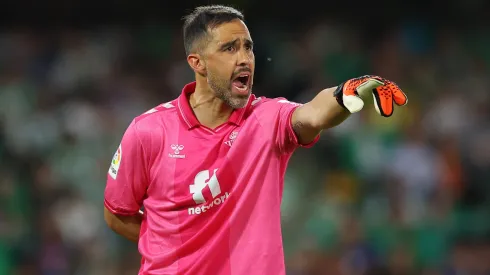 Bravo seguirá defendiendo la portería del Betis esta temporada 2023-24.