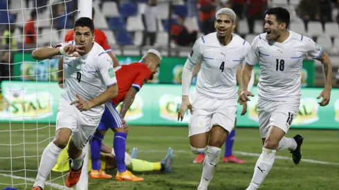 Uruguay lamenta la baja de su goleador histórico ante Chile