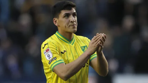 Marcelino Núñez se ha ganado el corazón de los hinchas y sus compañeros. Sin embargo, como profesor de español no ha estado a la altura, bromean en el club.