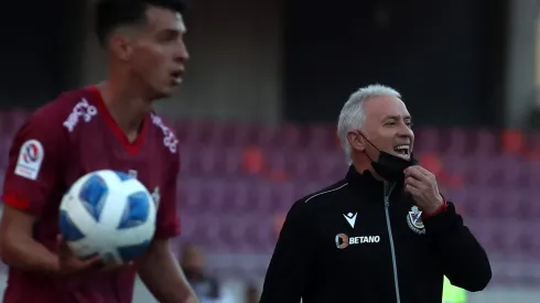 Ivo Basay demandó a Deportes La Serena por 300 millones de pesos, según Guarello.