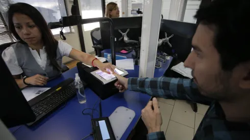 ¿Quiénes deben renovar el carnet de identidad?