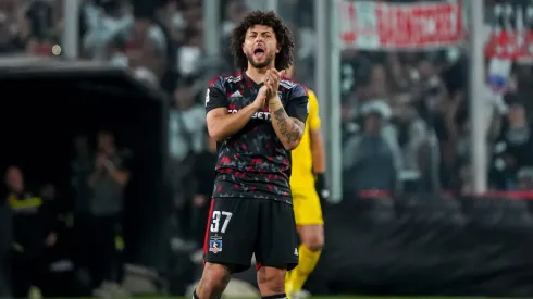 El Peluca Falcón alcanzó 100 partidos por Colo Colo, que venció 1-0 a Palestino y sigue en carrera por la Copa Chile.