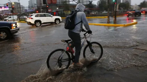 ¿Puede volver la lluvia a Santiago? Revisa el pronóstico del tiempo.