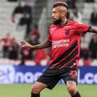 Horario y dónde ver Santos vs Paranaense de Arturo Vidal