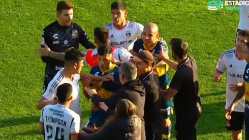 Sebastián Sáez terminó ofuscado con Jordhy Thompson tras la derrota de Everton vs. Colo Colo.