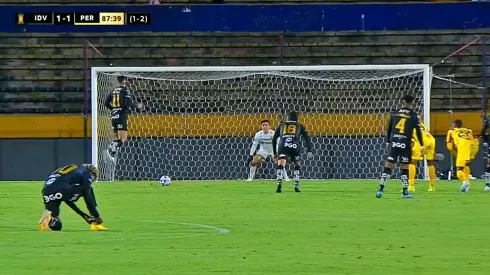 El insólito penal de Michael Hoyos que pudo darle vida a Independiente del Valle.