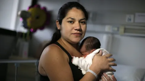 El bono de 264 mil pesos que se paga por dos años a padres y madres.