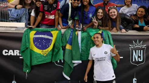Futbolista brasileño es despedido por ¡dichos homofóbicos contra Marta!