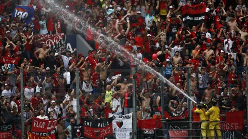 Vergüenza en el fútbol argentino tras insólito robo de los hinchas de Colón.