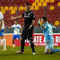 Quinteros dispara contra el línea y el cuarto árbitro por penal