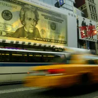 ¿Qué es el dólar blue y por qué aumentó en Argentina?