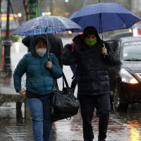 ¿En qué horarios lloverá más fuerte en Santiago? Este es el pronóstico