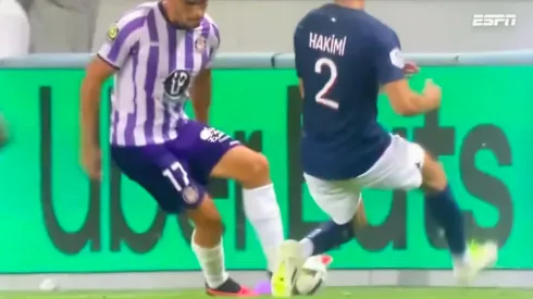 Gabriel Suazo sacó aplausos con su tremendo caño ante el PSG.