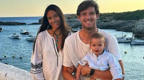 Nicolás, Laura y Juan reciben a un nuevo integrante en la familia.