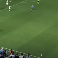 ¡Insólito! Gremio cae en el último minuto por olvidarse de la pelota