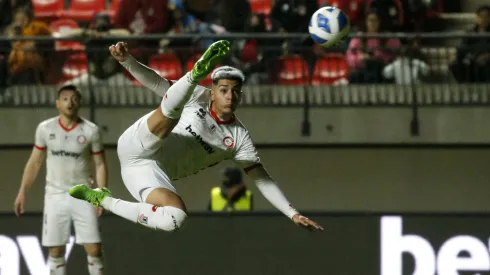 Williams Alarcón dio otro salto al extranjero: jugará en Huracán de Argentina.