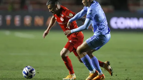 Charles Aránguiz se ganó elogios de la prensa brasileña tras la victoria del Inter en su visita al Bolívar.