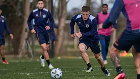 Bruno Barticciotto lucha por ganarse un puesto en Talleres de Córdoba.