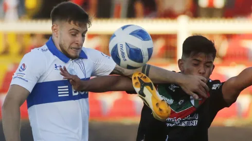 Bruno Barticciotto en acción por la Universidad Católica ante Palestino, el club que lo hizo saltar a Argentina.