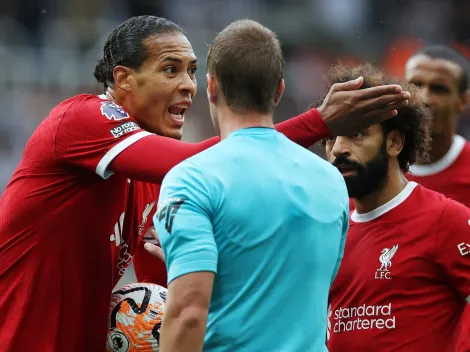 Video: Van Dijk es expulsado por primera vez en el Liverpool