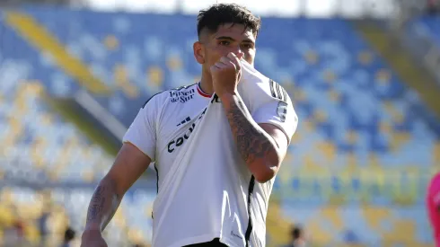 Carlos Palacios festeja uno de los 11 goles que ha marcado en Colo Colo durante la temporada 2023.