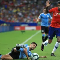 Alivio en la Roja: Bielsa pierde a gran figura de Uruguay para el debut