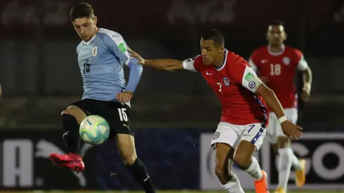 La Roja abrirá las Clasificatorias como visitante ante Uruguay. Alexis Sánchez chocará contra Federico Valverde si no ocurre nada extraño.