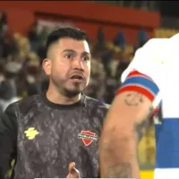 Portero de Ñublense pide explicaciones a Zampedri en la UC