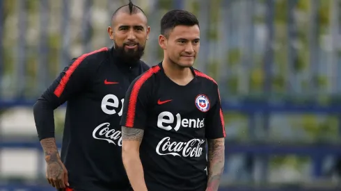 Arturo Vidal se refirió a la trayectoria de Charles Aránguiz.