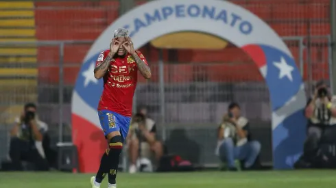 Piñeiro denuncia que en el fútbol chileno "pasan cosas raras".