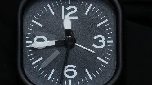 ¿Cuándo y cómo se hace el cambio de hora en Chile? Mira paso a paso.