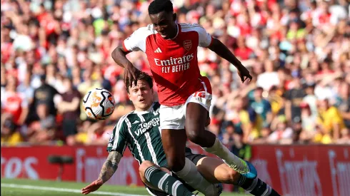 Arsenal venció al Manchester United en los descuentos.