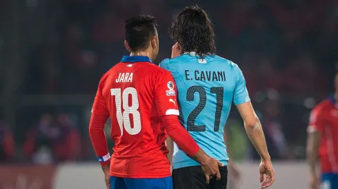 Jara contó el lado desconocido del dedo a Cavani