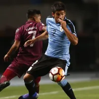 Defensa de Uruguay ni ahí con inactividad de Alexis Sánchez