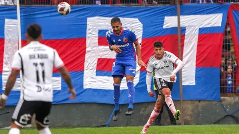 Federico Mateos pudo convertir un gol histórico para la U ante Colo Colo.