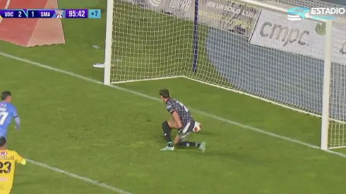 Un error del portero amargó a San Marcos de Arica
